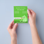 ペットケアのチラシ - ネコをなでる 緑 チラシ (手)