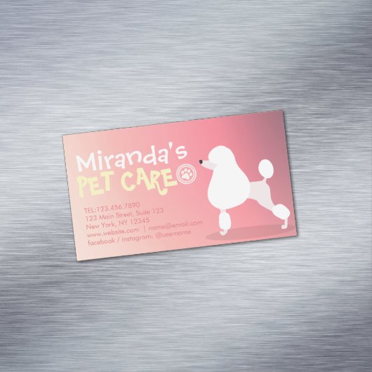 ペットケアグルーミング座って愛らしい漫画の犬 マグネット名刺 (インサイチュ)