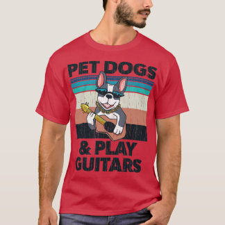 ペットドッグと遊ギターのヴィンテージデザイン Tシャツ