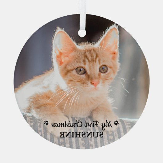 ペットパーソナライズされたの子猫フォトキャット初めてのクリスマス ガラスオーナメント (裏面)