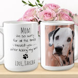 ペットパーソナライズされたフォトおもしろい犬ママ コーヒーマグカップ<br><div class="desc">あなたのお気に入りの犬の母を驚かせこの母親は、彼女の誕生日のためか、この可愛いとおもしろい犬の母のマすごいグとの任意の大事な行事。「ママ…私は何度も私はあなたにキスをしてしまって申し訳ない…私のお尻を舐めた後」犬から完璧な贈り物を作る！犬の写真と名前でパーソナライズ。すべての愛犬家と犬のママを持っている必要がある！COPYRIGHT © 2020 Judy Burrows,  Black Dog Art - All Rights Reserved.ペットパーソナライズされたフォトおもしろい犬ママコーヒマグ</div>