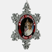 ペット初めてのクリスマスフォトレッドブラックバッファローチェック スノーフレークピューターオーナメント (左)