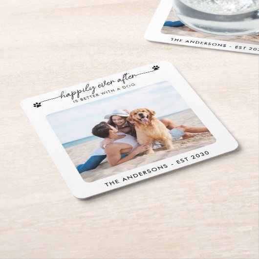 ペット結婚のカスタム飼い犬が楽しそうに追いかける スクエアペーパーコースター (アングル)