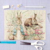 ペテロとベンジャミンがベアトリックス・ポッターによって玉ねぎを集める 薄葉紙 (クラフト)