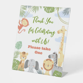 ペデスタルのサイン「ありがとう」とフローラデザイン。 台座サイン