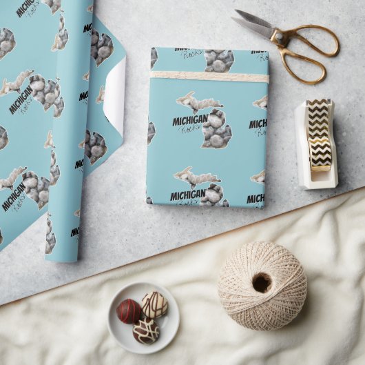 ペトスキーの石が詰まったミシガンシルエット ラッピングペーパー (クラフト)