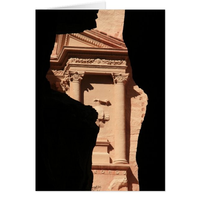 ペトラの宝庫が垣間見える (正面)