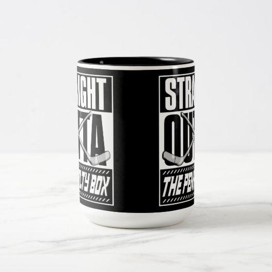 ペナルティーボックスホッケーをストレートで出す ツートーンマグカップ (中央)