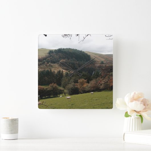 ペナントバレーウェールズ スクエア壁時計 (ホーム)