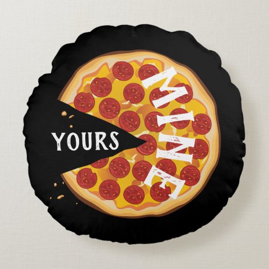 ペペロおもしろいニピザ可愛い赤いブラック ラウンドクッション (正面)