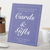 ペリウィンクル&ホワイトミニマモダンリストギフトテーブル 台座サイン (インサイチュ)