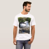 ペリカンの猫が立ち上がって Tシャツ (正面フル)