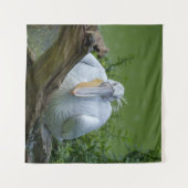 ペリカンの静寂A魅惑的な視線 タペストリー (正面(横))