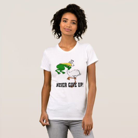 ペリ与えカンとやる気を起こさせるカエルを決して上げない Tシャツ (正面フル)