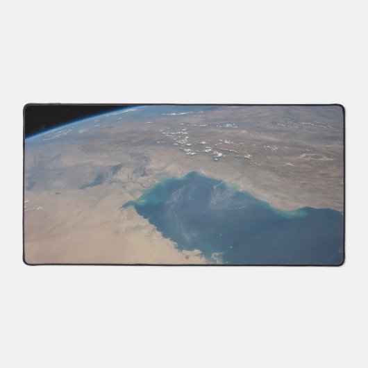 ペルシア湾の熱帯の青い海。 デスクマット (正面)