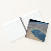 ペルシア湾の熱帯の青い海。 ノートブック (内部)