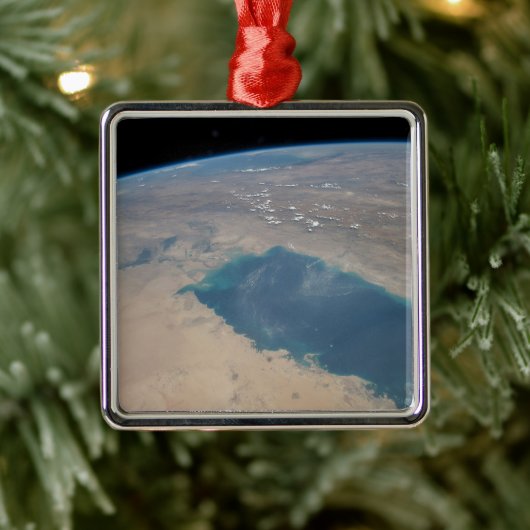 ペルシア湾の熱帯の青い海。 メタルオーナメント (ツリー)