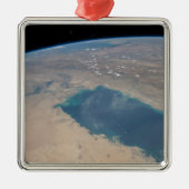 ペルシア湾の熱帯の青い海。 メタルオーナメント (正面)