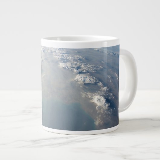 ペルシア湾の熱帯の青い海。2 ジャンボコーヒーマグカップ (正面右)