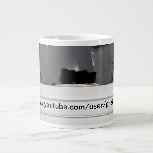 ペルシャがドライヤーで眠らせるのを好むアンディー。 ジャンボコーヒーマグカップ (正面)