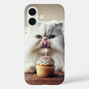 ペルシャ猫が誕生日のカップケーキを舐める iPhone 16ケース
