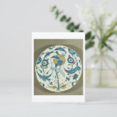 ペルシャ風の美しい皿に、枝にとまる孔雀が描かれている ポストカード (スタンド正面)