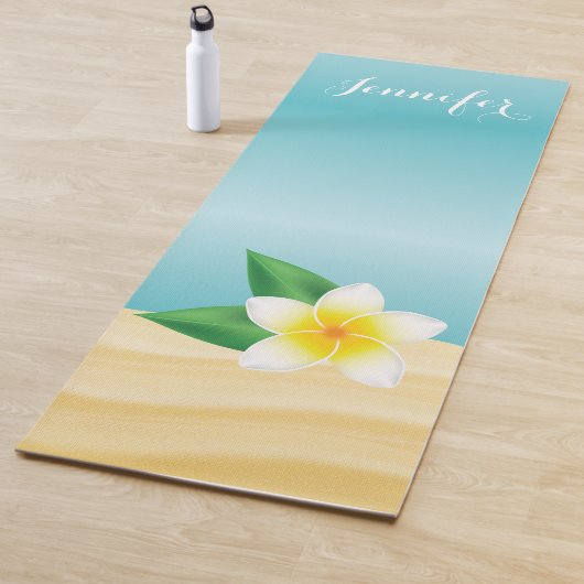 ペルソナライズ可能な名前の白いフランジパニ花 ヨガマット (インサイチュ)