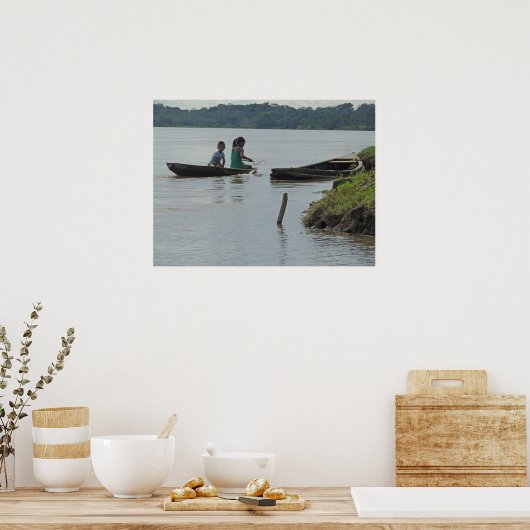 ペルーのナポ川に浮かぶ木製ボートの子供たち ポスター (キッチン)