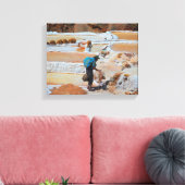 ペルーのマラスで塩を収穫する キャンバスプリント (インサイチュ (リビング))