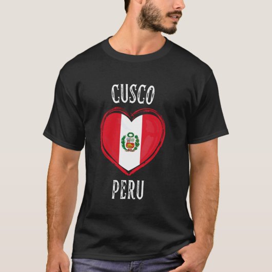 ペルー フラグ ハート クスコ 市 Tシャツ (正面)