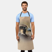 ペレグリンの輪郭をぼかした《鳥》ハヤブサ エプロン (着用した状態)