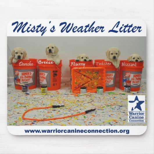 ペンキのバケツの子犬 マウスパッド (正面)