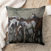 ペンキの馬の飲むこと クッション (ブランケット)