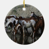 ペンキの馬の飲むこと セラミックオーナメント (裏面)