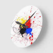 ペンキの（ばちゃばちゃ）跳ねるの芸術の黒の紫系統の黄色 ラウンド壁時計 (傾斜)
