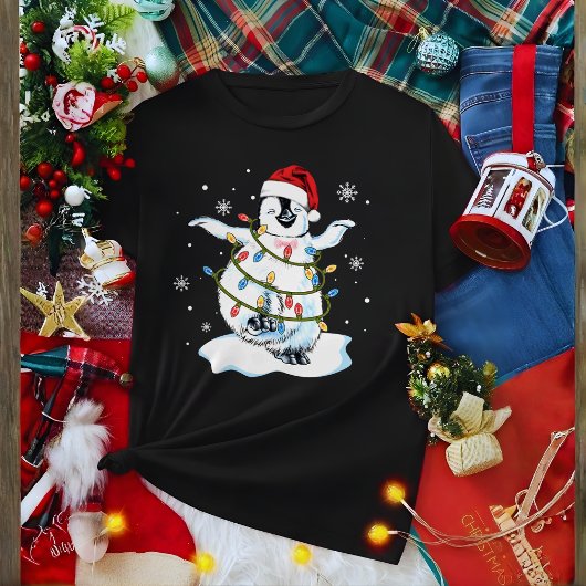 ペンギンおもしろいクリスマスサンタハットペンギン Tシャツ