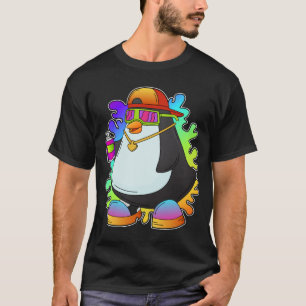 ペンギンがスプレーを使った画家 Tシャツ