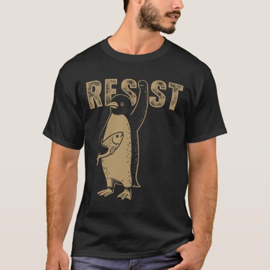 ペンギンがペンギンに抵抗おもしろいする Tシャツ (正面)