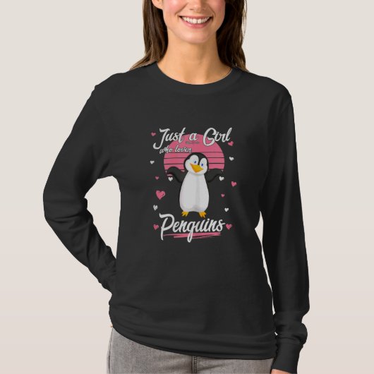ペンギンが大好きな女の子かわいいペンギンの子 Tシャツ (正面)