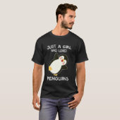 ペンギンが大好きな女の子のための面白いペンギングッズ Tシャツ (正面フル)