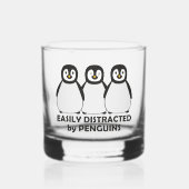 ペンギンに気を取られる ウイスキーグラス (正面)