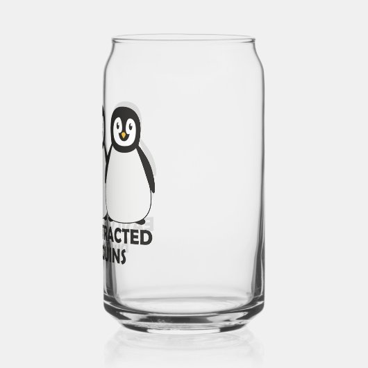 ペンギンに気を取られる ガラス缶 (左)