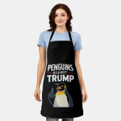 ペンギンのひれで抵抗 トランプに抗議するペンギン エプロン (着用した状態)