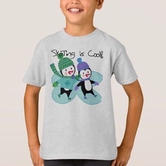 ペンギンのスケートで滑ることはクールです Tシャツ (正面)