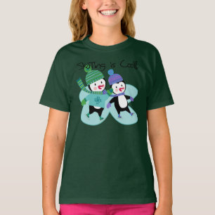 ペンギンのスケートで滑ることはクールです Tシャツ