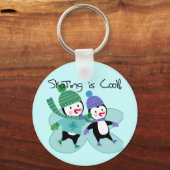 ペンギンのスケートで滑ることは涼しいです キーホルダー (正面)
