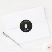 ペンギンの上を歩いて税金ペンギンおもしろいミームギ ラウンドシール (封筒)