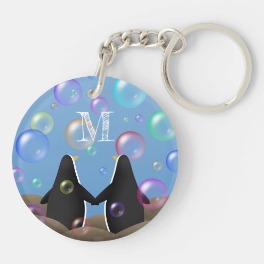 ペンギンの仲間が泡を見ていモノグラムのる キーホルダー (裏面)