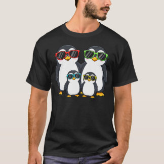 ペンギンの家族のサングラス 水鳥愛好家 Tシャツ