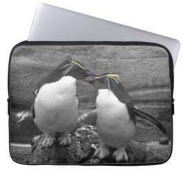 ペンギンの色あふれる瞬間 ラップトップスリーブ